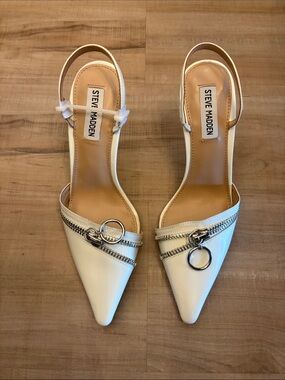 Steve Madden White Pointed Slingback Pumps with Silver Ring Zipper Detail